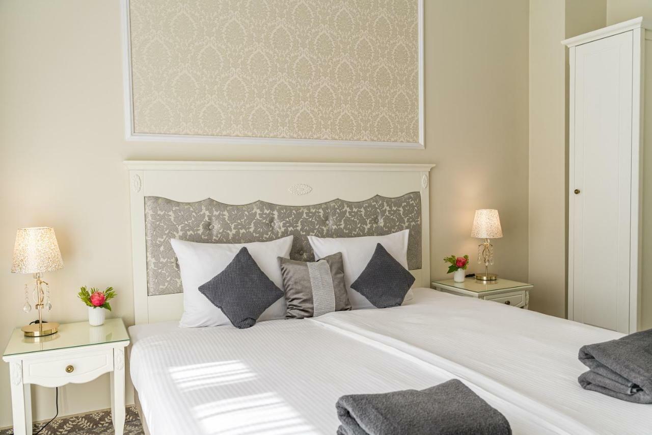 Hotel Flora 3*