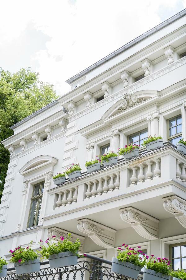Flora Hotell 3*
