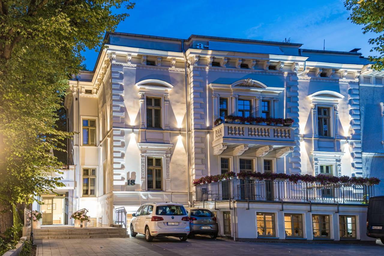 Hotel Flora 3*